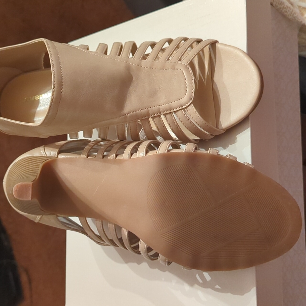 Open toe sandals - Picture 2 of 2